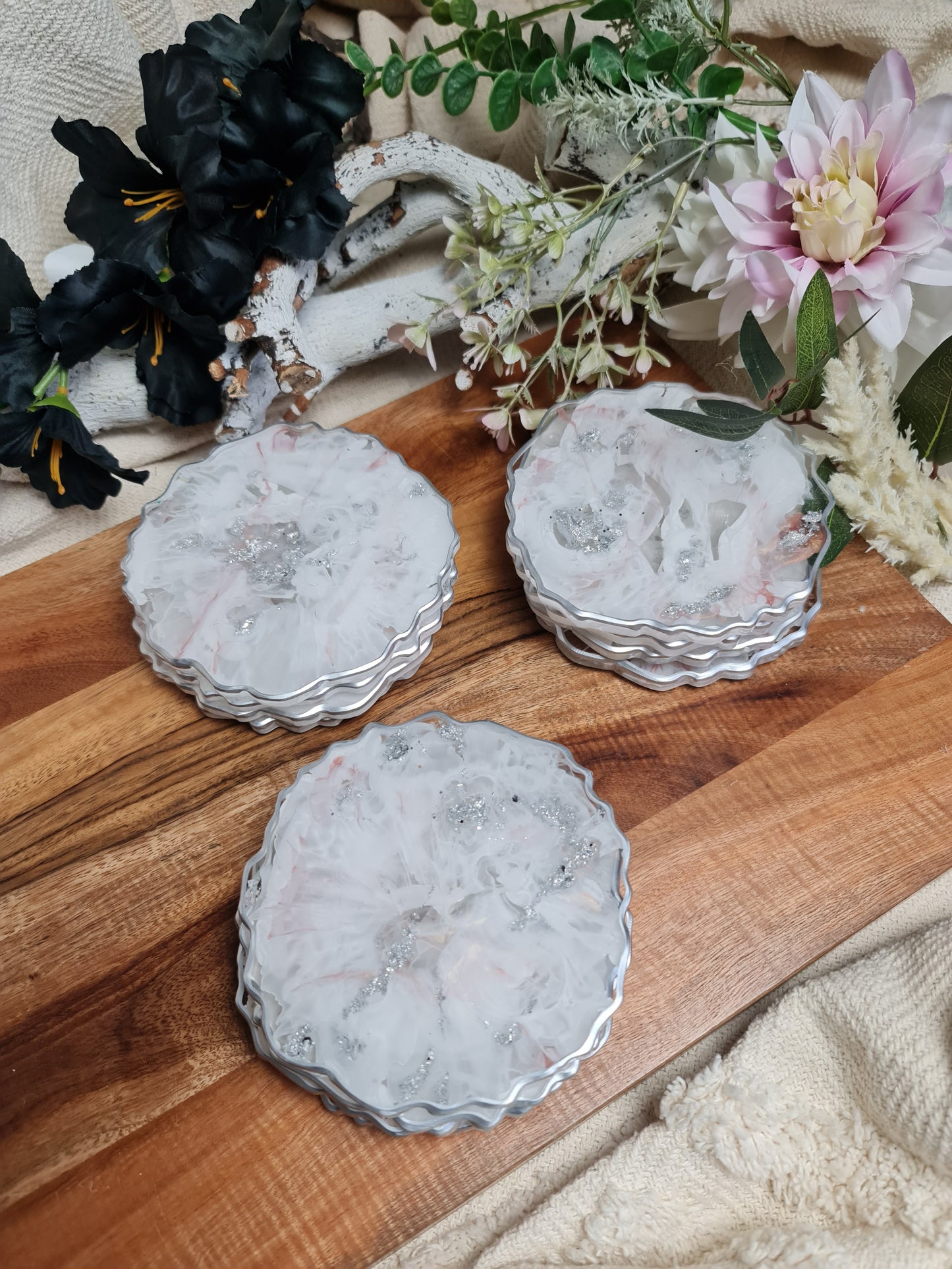 Coasters (set of 2)white and silver