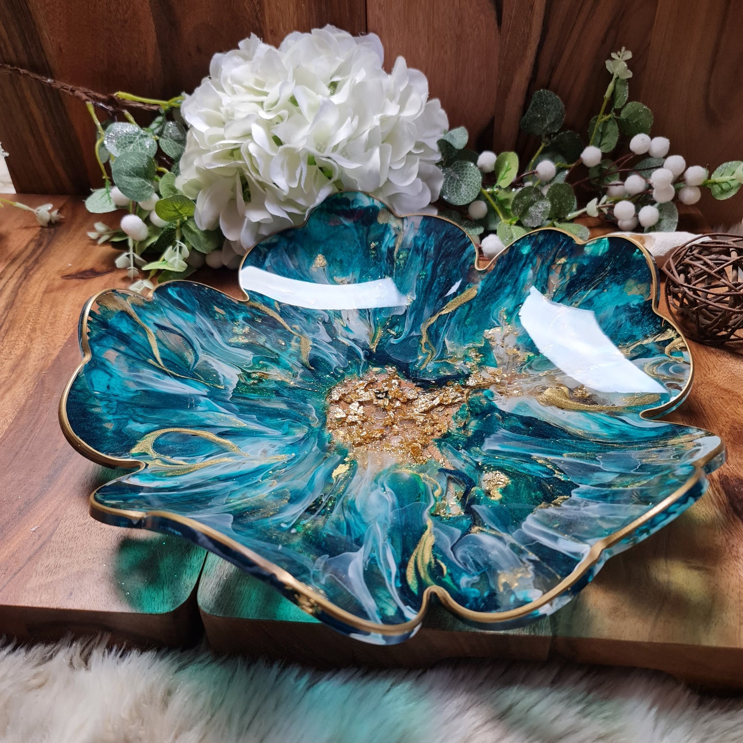 Flower Resin Bowl in Deep Blue, Ever Green and Gold