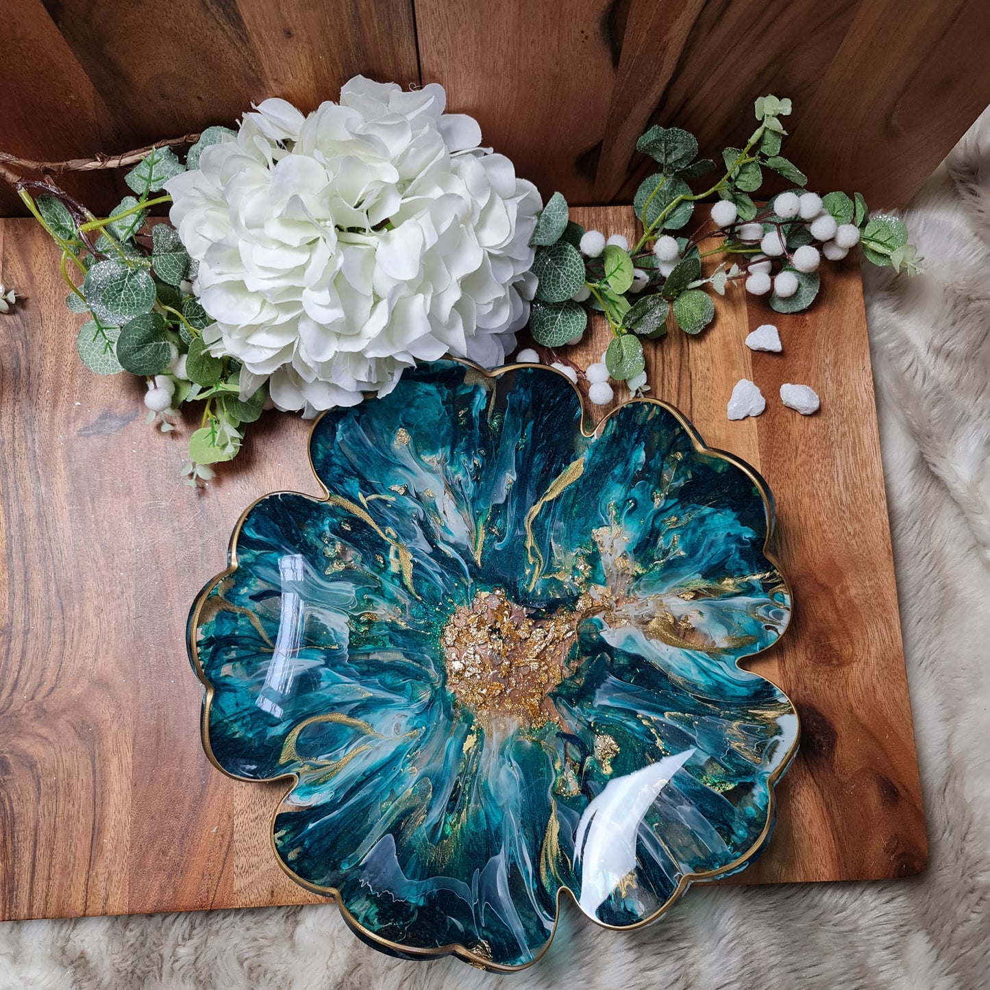 Flower Resin Bowl in Deep Blue, Ever Green and Gold