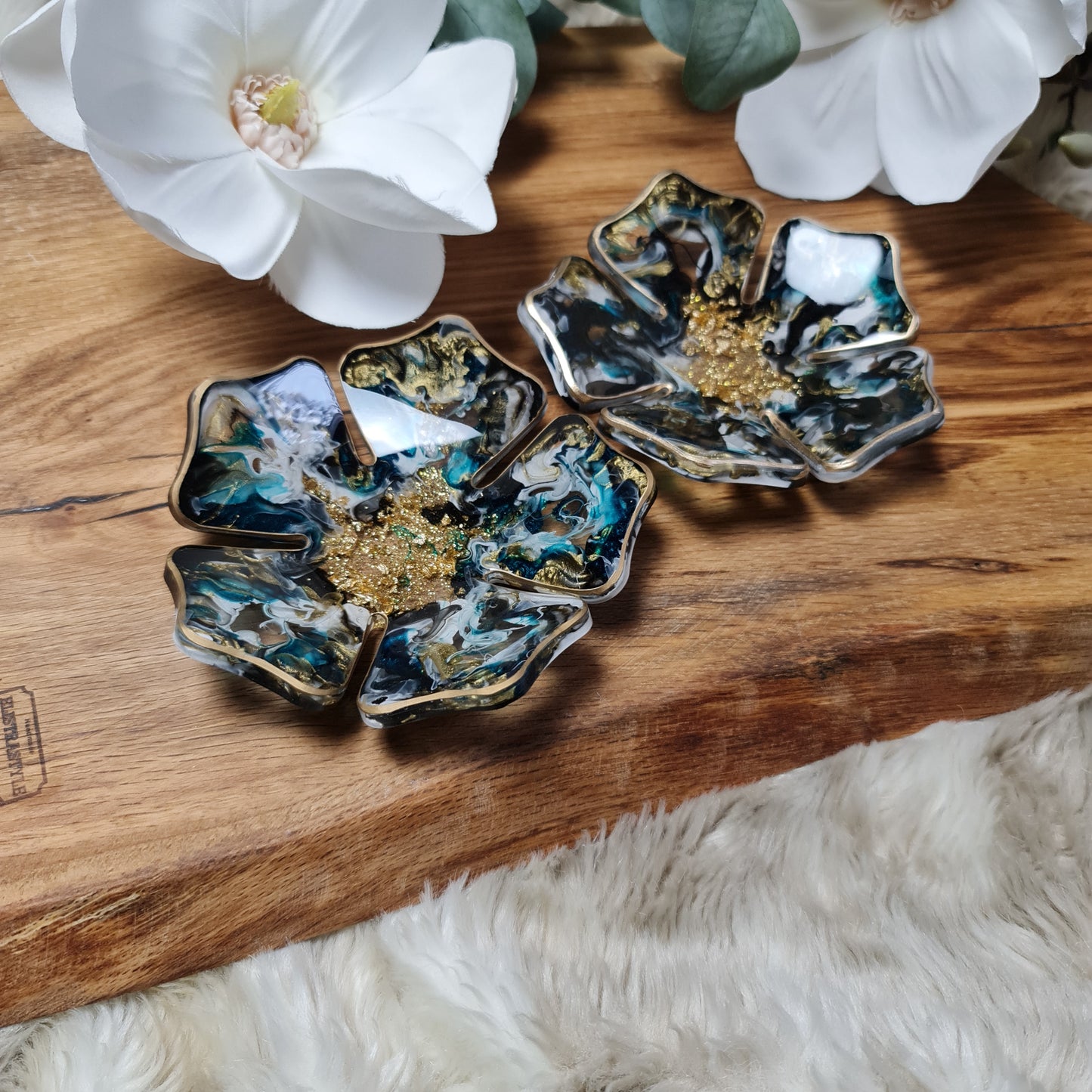 Flower resin small bowl/ jewellery dish in Dark Green, White and Gold